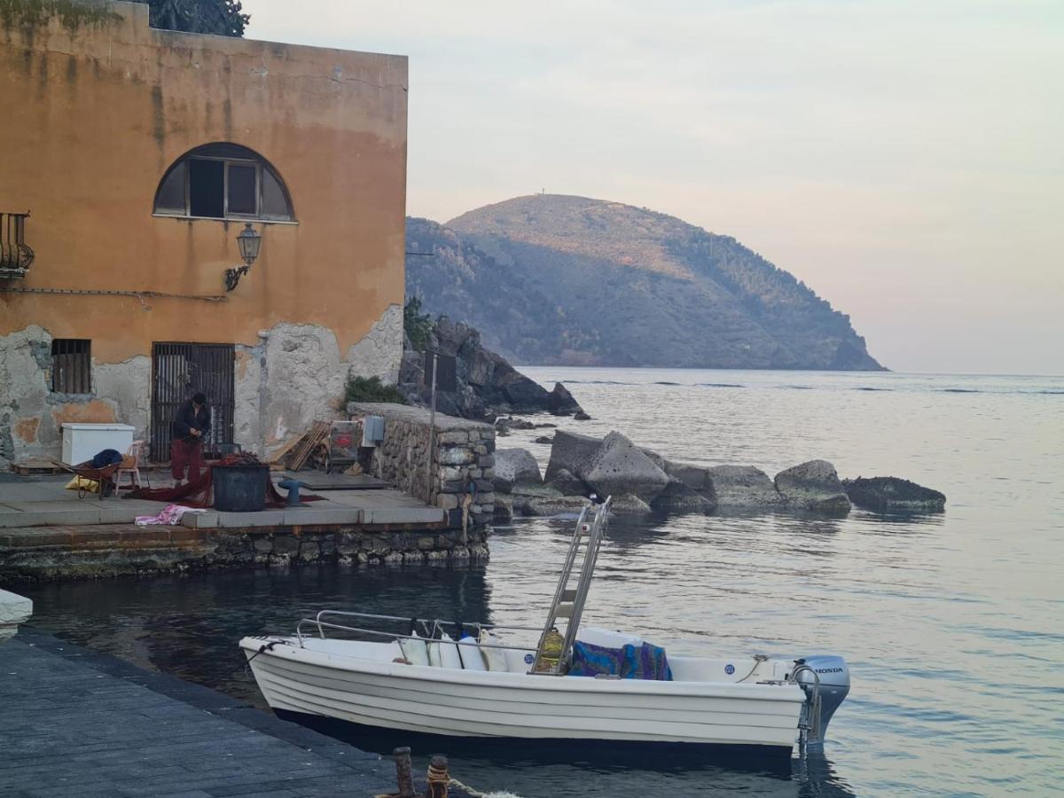 Lipari Centro Storico Flat 6 Mins From Port Apartamento Exterior foto